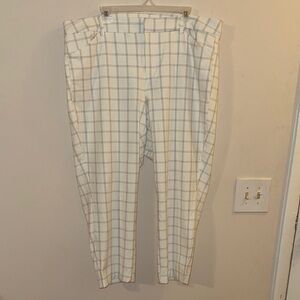 Old Navy Women's White and Blue Plaid Cropped Pants